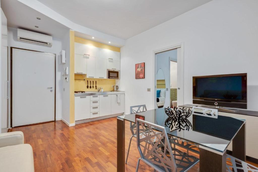 Amazing Apt In The Heart Of Pta Venezia Милано Екстериор снимка