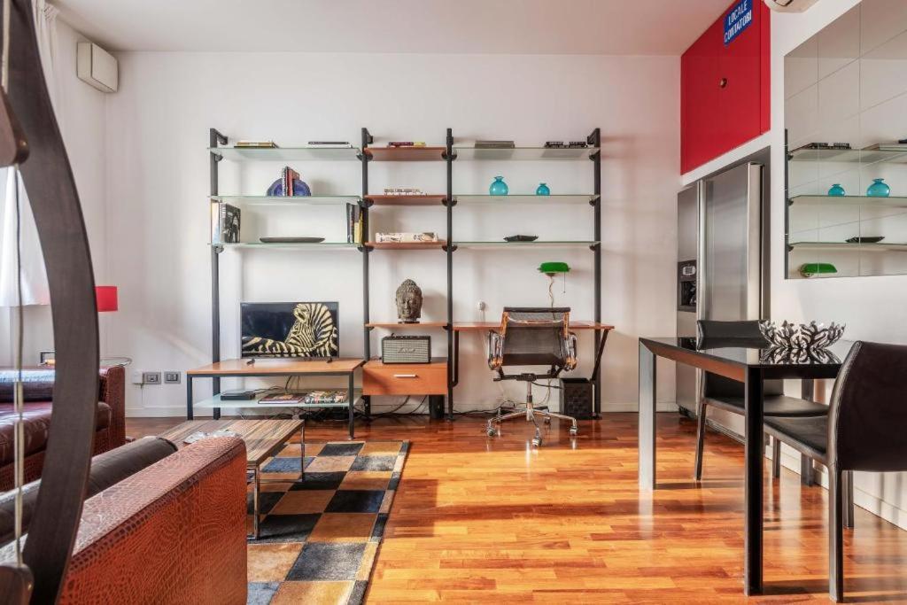 Amazing Apt In The Heart Of Pta Venezia Милано Екстериор снимка